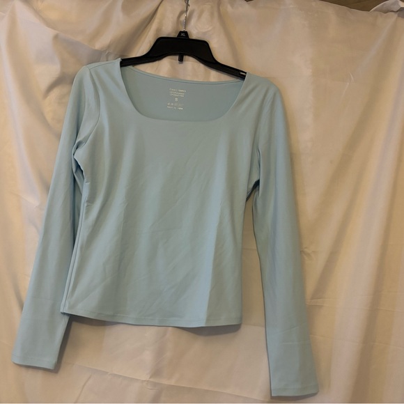 Old Navy Light Blue Ribbed Crop Top – Turtleneck with Keyhole Sleeves - Picture 3 of 3